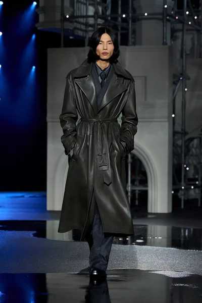 Look 7